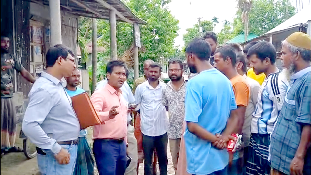 ভূরুঙ্গামারীর সার-কাণ্ডে থানায় অভিযোগ, তদন্তে কমিটি