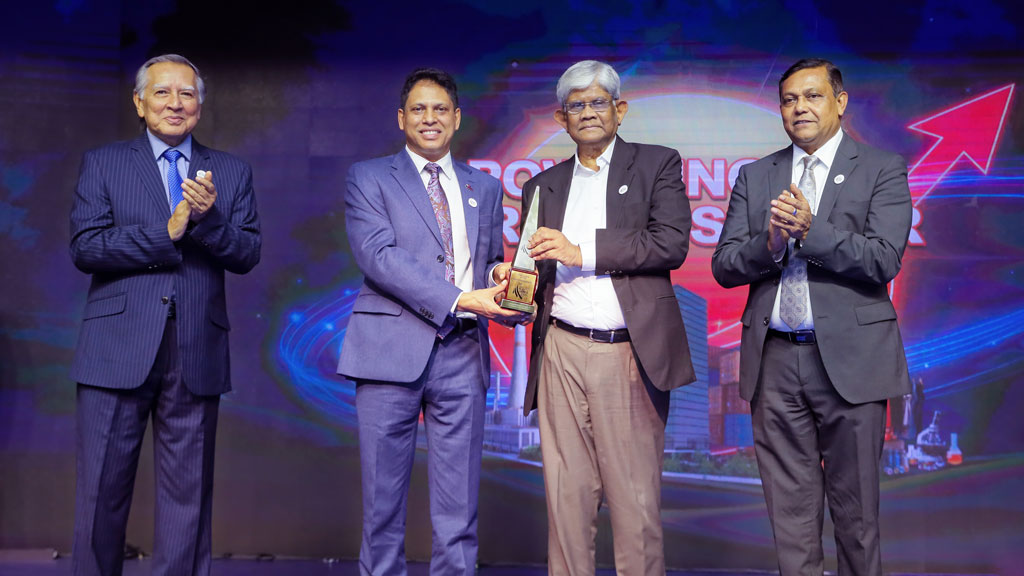 বাংলাদেশ বিজনেস অ্যাওয়ার্ডে আবারও বর্ষসেরা প্রতিষ্ঠানের সম্মাননা পেল ওয়ালটন