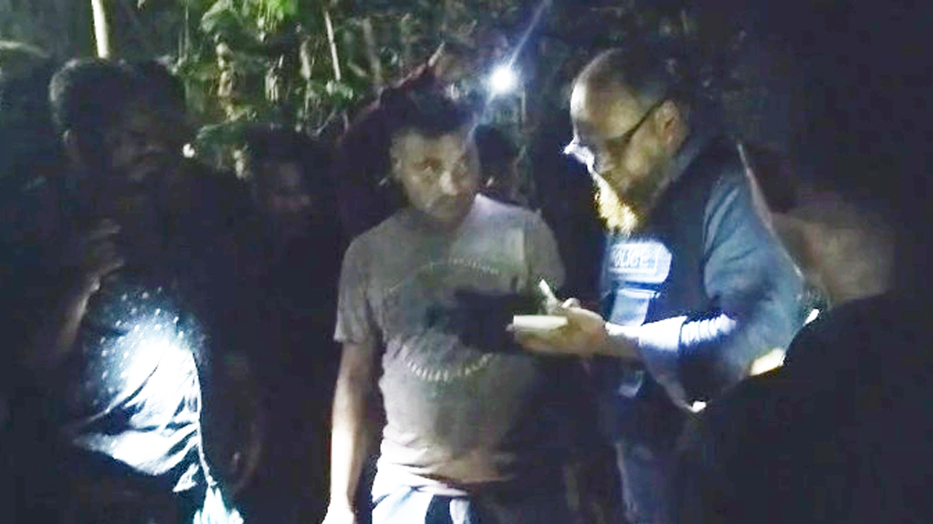 দোয়ারাবাজারে বাচ্চাদের জুতা চুরিকে কেন্দ্র করে সংঘর্ষে নিহত ১