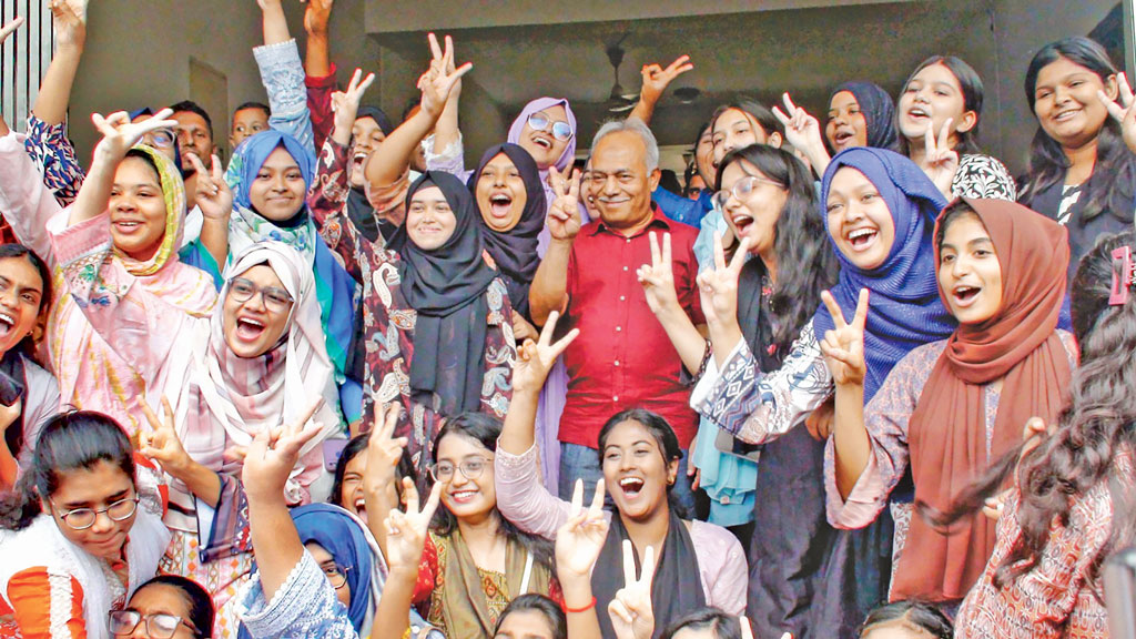 শতভাগ পাস, শতভাগ জিপিএ-৫