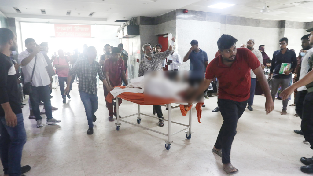 বিমান বিধ্বস্ত: নিহত বেড়ে ২২, শনাক্ত ৮ জনের লাশ হস্তান্তর