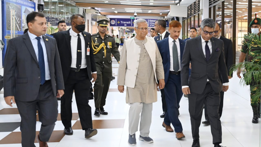মালয়েশিয়ার উদ্দেশে ঢাকা ছেড়েছেন প্রধান উপদেষ্টা