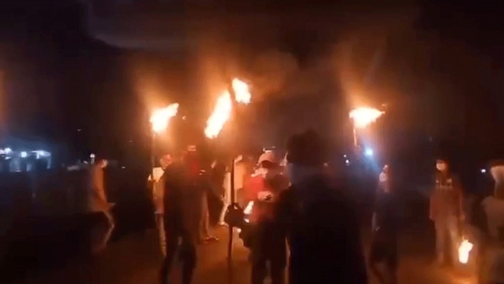 তুরাগে মাস্ক পরে আওয়ামী লীগের মশাল মিছিল, ফেসবুকে ভিডিও ভাইরাল