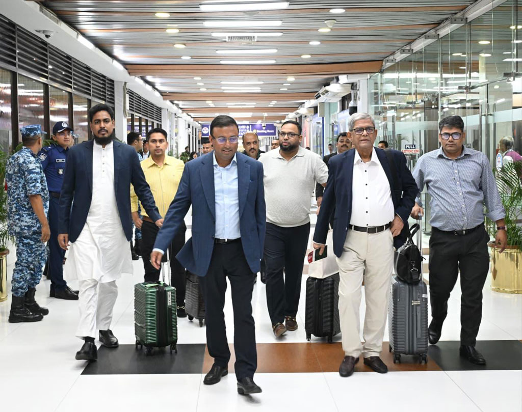ড. ইউনূসের সফরসঙ্গী হয়েও ফখরুল–আখতাররা ভিভিআইপি সুবিধা পাননি কেন—জানাল প্রেস উইং