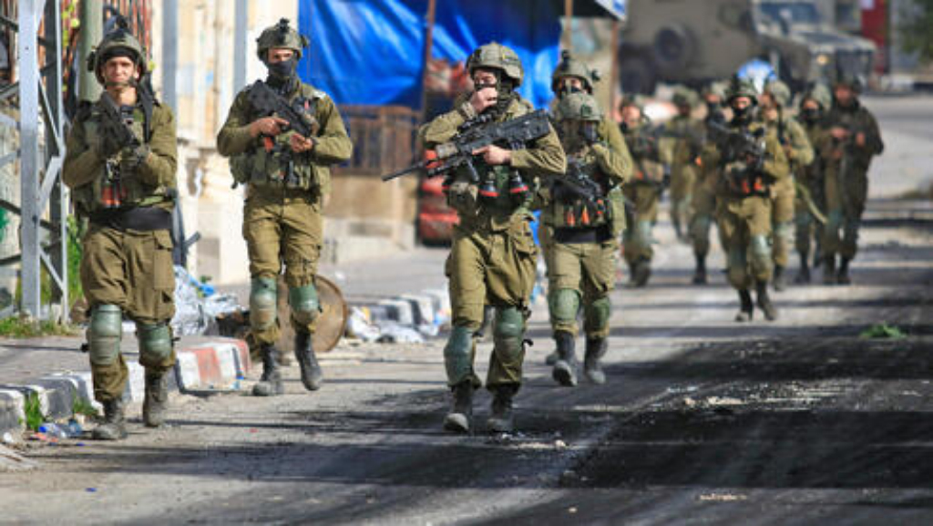 আত্মসমর্পণ করতে চাওয়ার পরও দুই ফিলিস্তিনিকে গুলি করে হত্যা করল ইসরায়েল