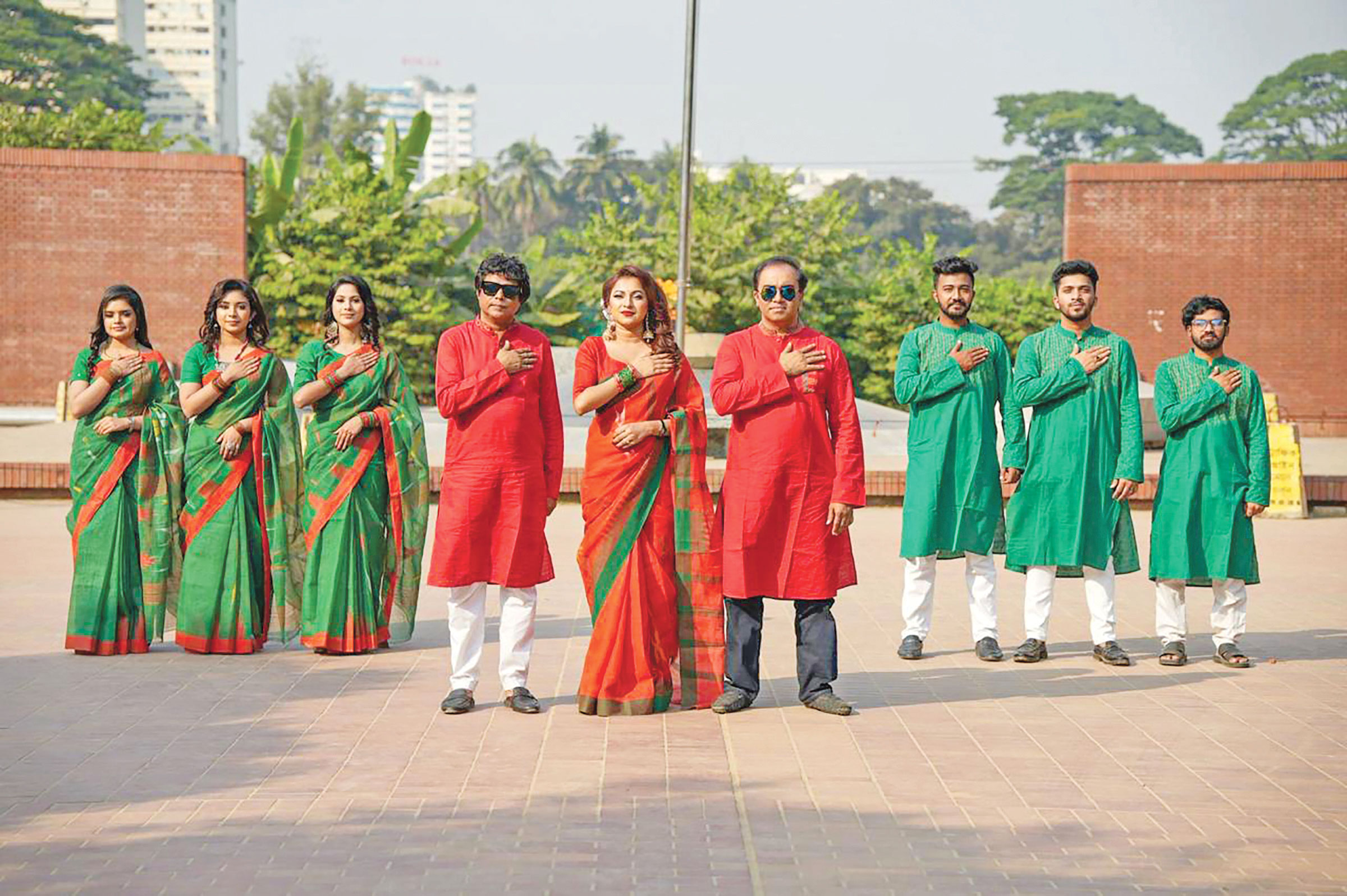 ৬ ইয়াং স্টারকে নিয়ে ৩ বিচারকের গান