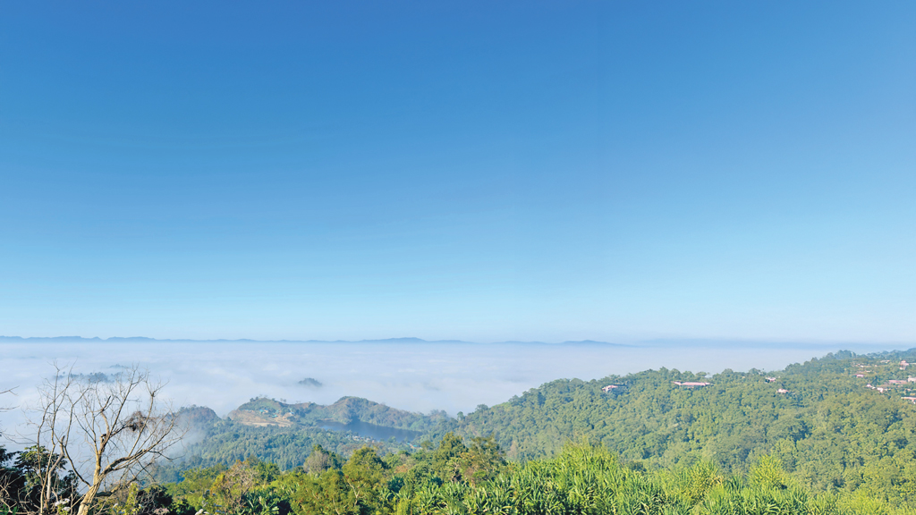 এই শীতে ঘুরে আসুন বগা লেক ও কেওক্রাডং