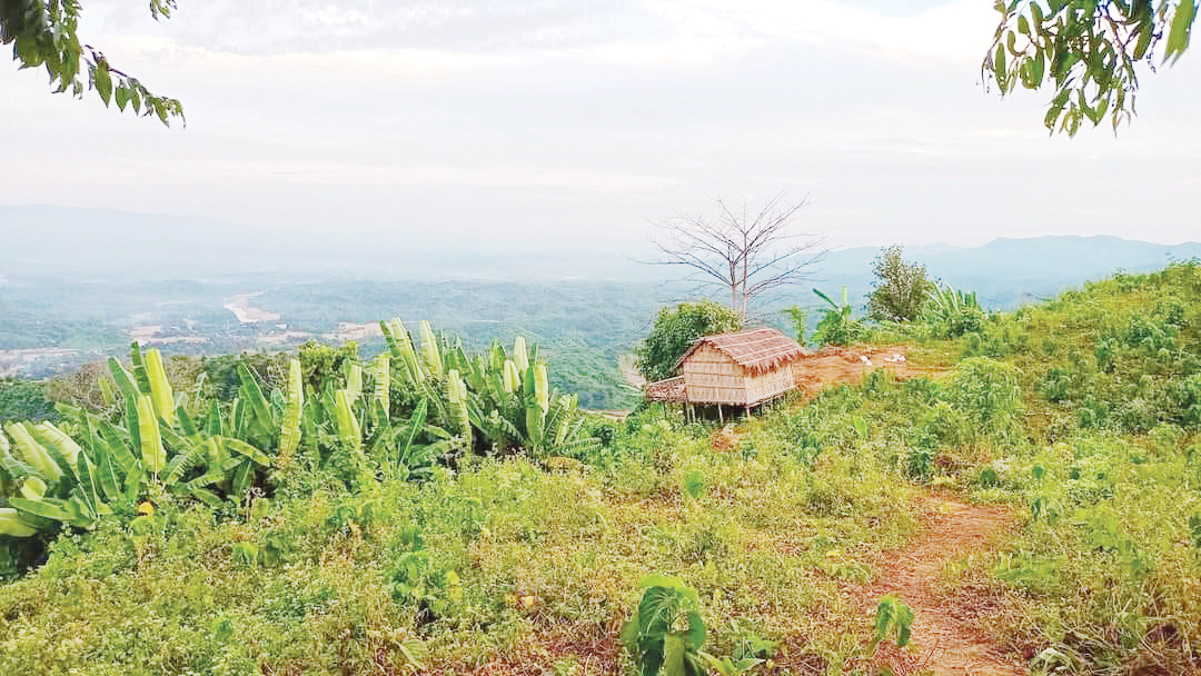 ঈদের ছুটিতে মেঘ-পাহাড়ের দেশে