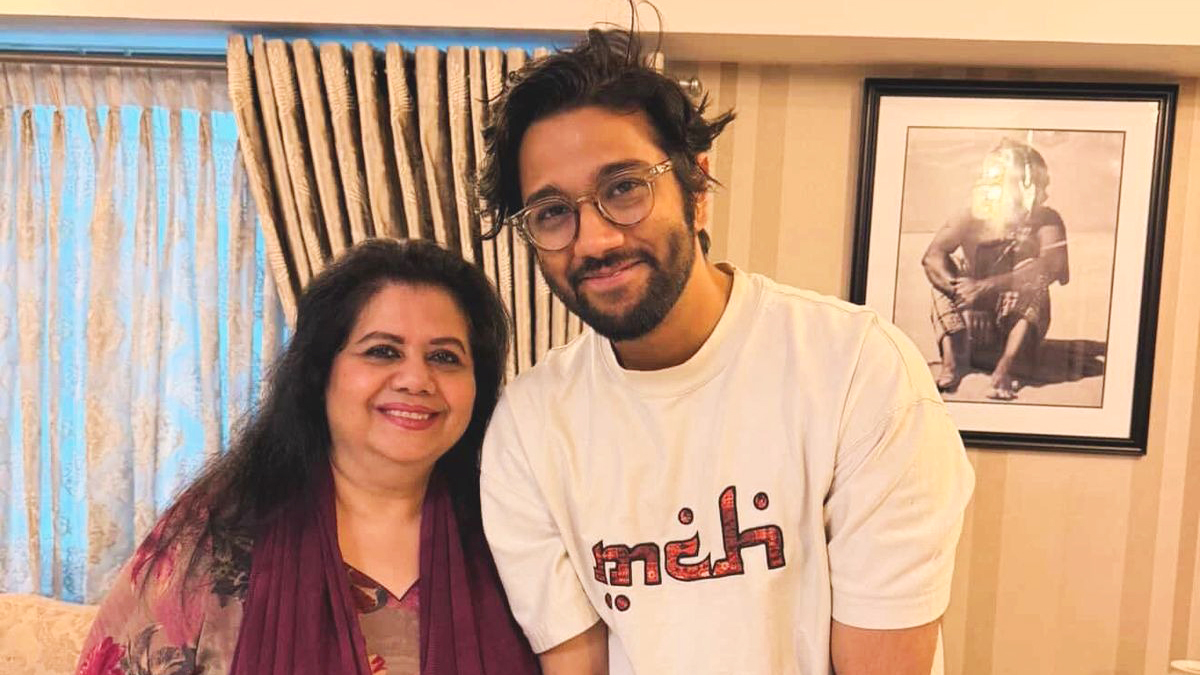 ‘প্রিন্স’ সিনেমার আইটেম গানে রুনা লায়লার সঙ্গে প্রীতম হাসান