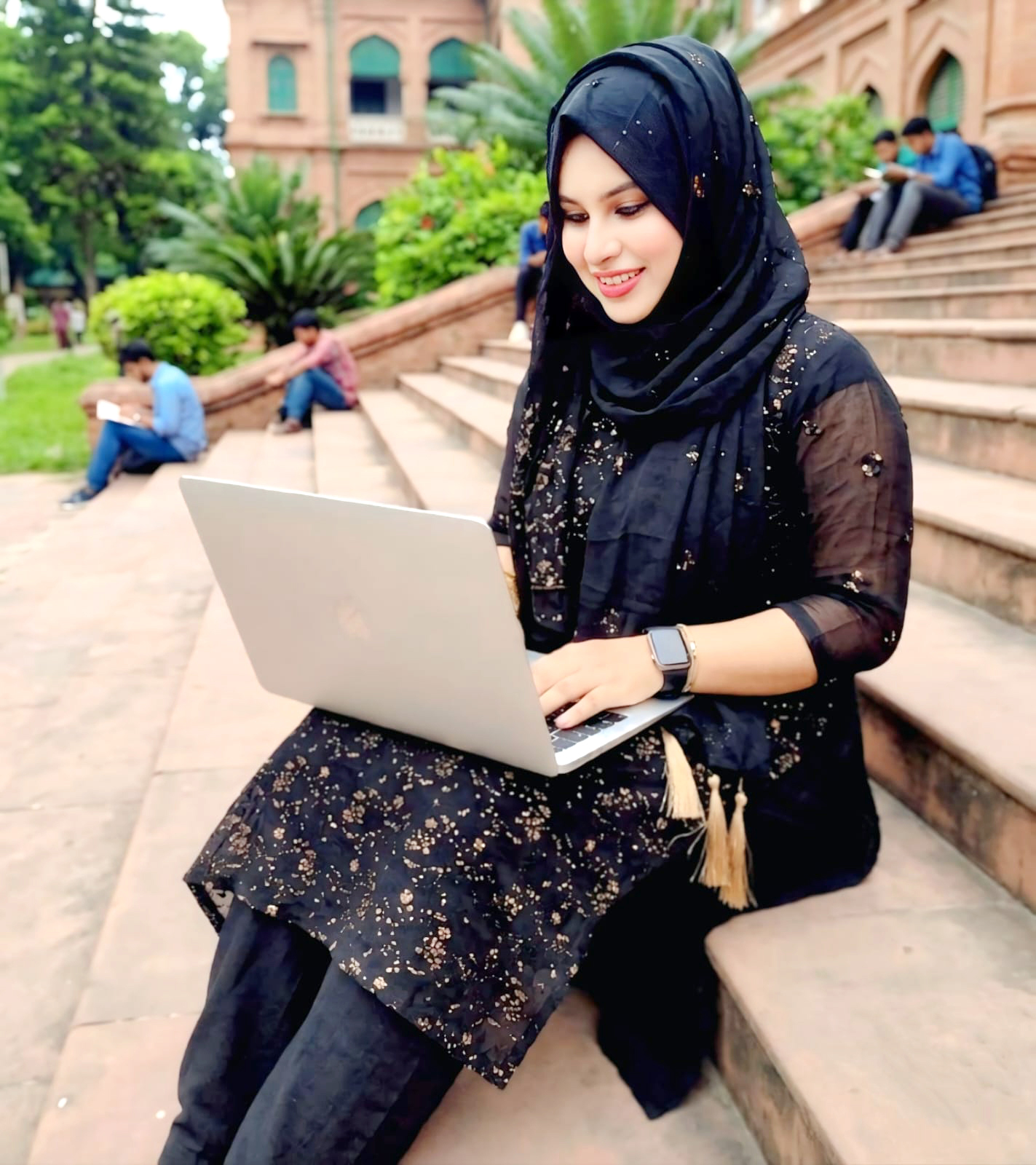 নিজের পছন্দের ক্যারিয়ার বেছে নিন