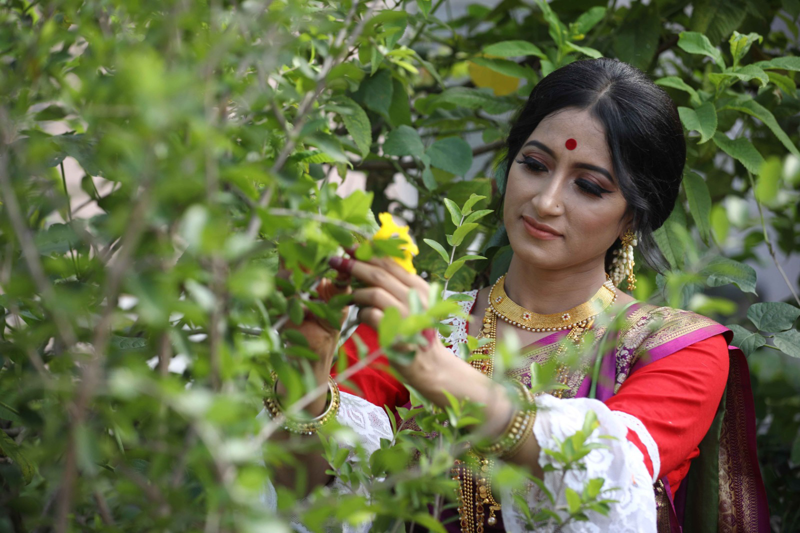 নারীর সাজসজ্জায় রবি ঠাকুরের প্রিয় যা কিছু