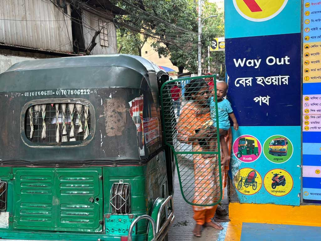 ছয় নবজাতকের মৃত্যুর পর অনেক রোগী হাসপাতাল ছেড়ে চলে যাচ্ছে। ছবি: আজকের পত্রিকা