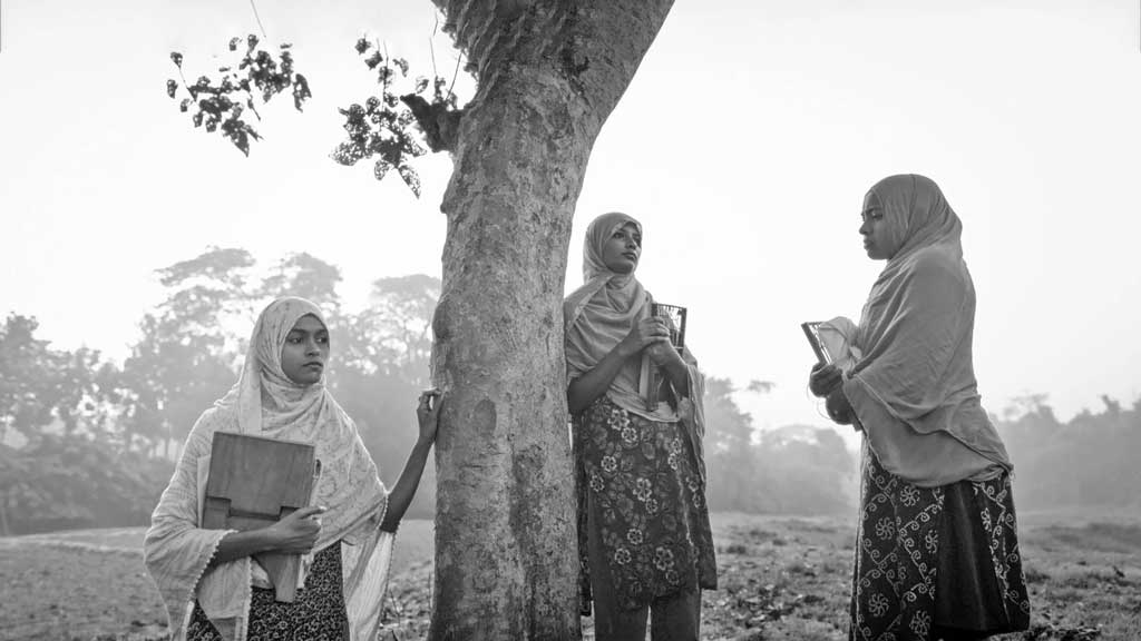 সাংহাই চলচ্চিত্র উৎসবে ‘সাঁকোটা দুলছে’