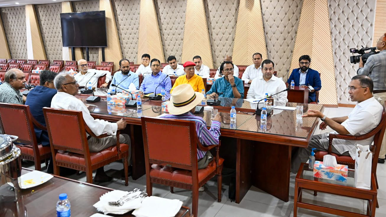 স্বাধীন গণমাধ্যম নীতিমালা প্রণয়নে সম্পাদকদের সহযোগিতা চাইলেন প্রধানমন্ত্রী