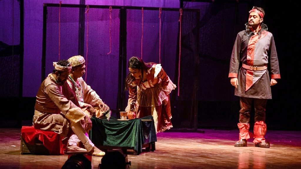 বিরতির পর মঞ্চে ফিরছে আরণ্যকের ‘কম্পানি’