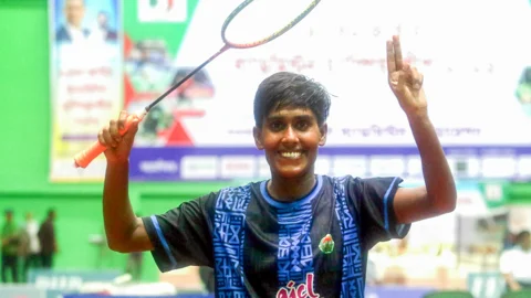 জাতীয় ব্যাডমিন্টনে চ্যাম্পিয়ন জেলে-কন্যা লিকা