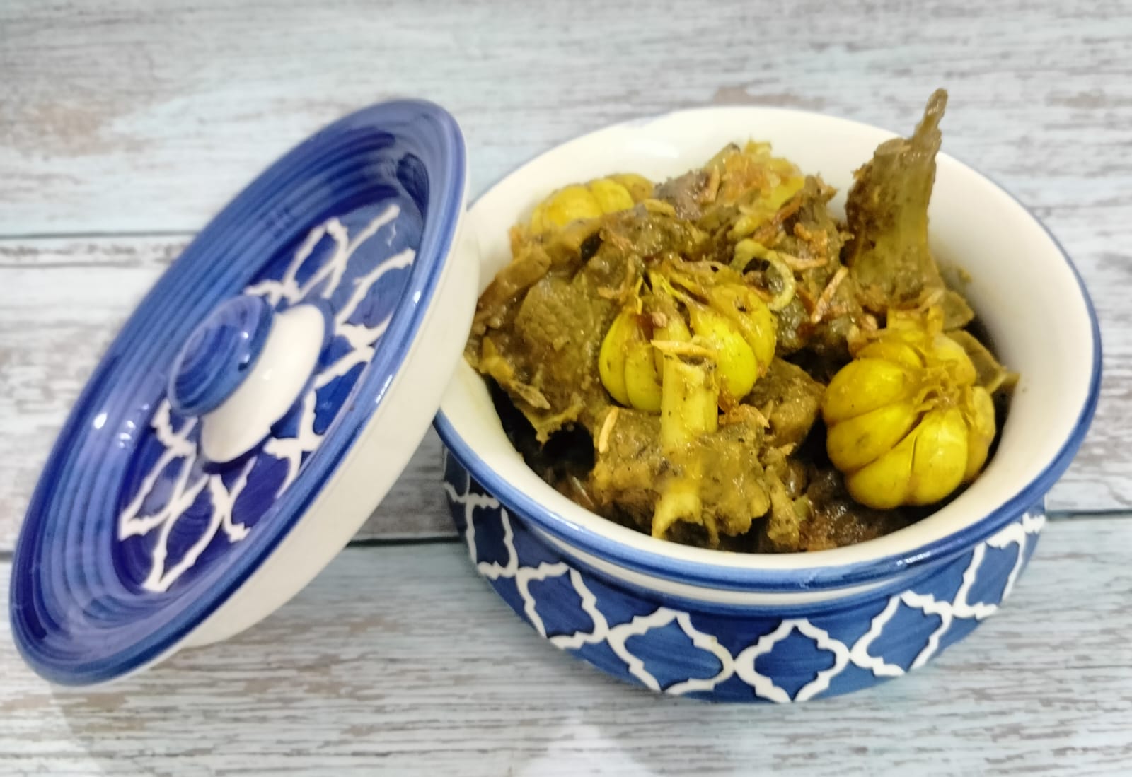রসুন দিয়ে খাসির মাংসের শাহি রেজালা