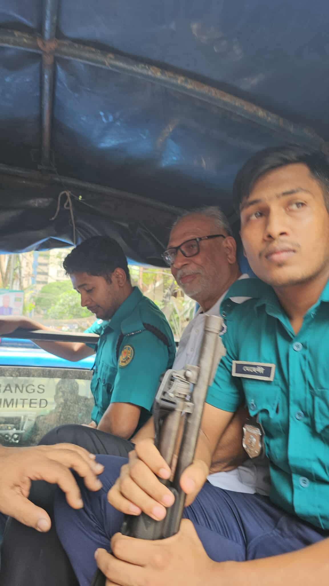 ঢাকা রিপোর্টার্স ইউনিটি থেকে লতিফ সিদ্দিকী আটক