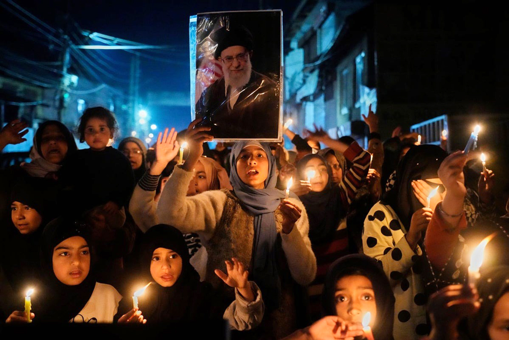 খামেনির হত্যাকাণ্ডে কেন ভারতে শোক আর বিক্ষোভ