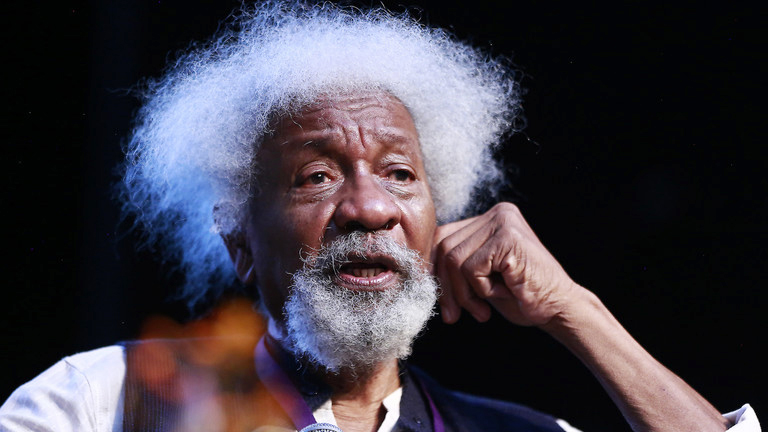 আফ্রিকার প্রথম নোবেলজয়ী লেখক ওলে সোয়িঙ্কার মার্কিন ভিসা বাতিল