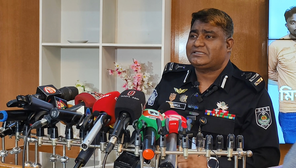 দিপুকে চাকরি থেকে ইস্তফা নিতে বাধ্য করে জনতার হাতে তুলে দেওয়া হয়: র‍্যাব