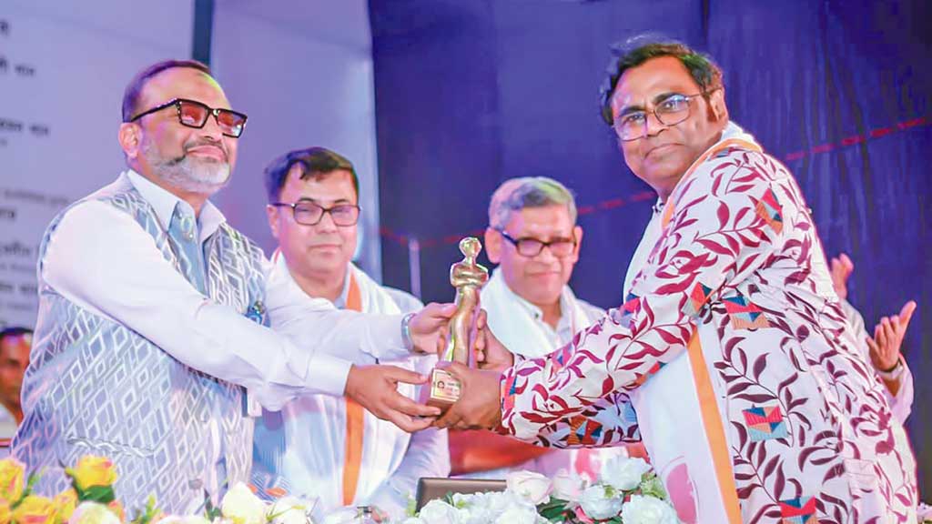 নজরুল পদক পেলেন ওস্তাদ ইয়াকুব আলী খান
