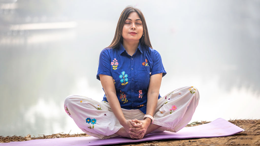 শরীর ও মন ভালো রাখে যোগব্যায়াম