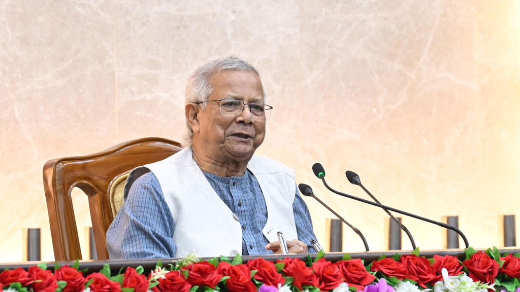 আগামী নির্বাচনে দায়িত্ব পালন হবে ঐতিহাসিক—নতুন এসপিদের প্রধান উপদেষ্টা