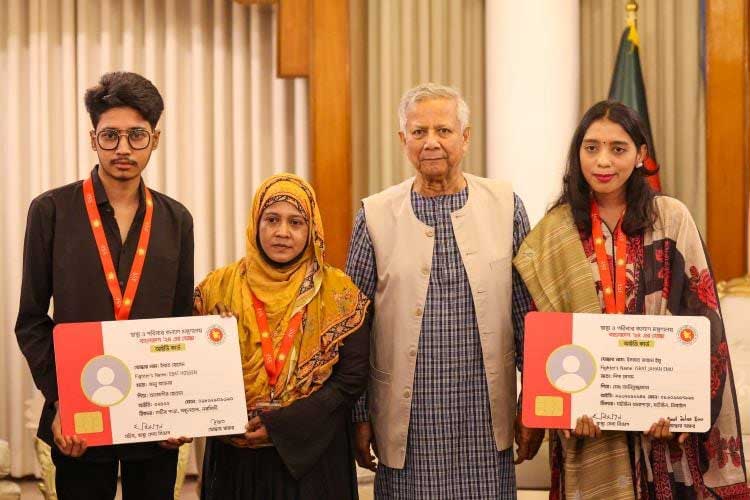 জুলাই গণ-অভ্যুত্থানের যোদ্ধাদের জন্য হেলথ কার্ড বিতরণ কার্যক্রমের উদ্বোধন