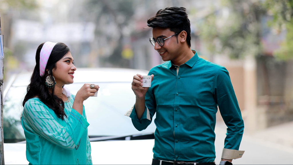 কাছে থাকুন বা দূরে, প্রিয় মানুষটির সঙ্গে ভালোবাসা দিবস যেভাবে কাটাতে পারেন