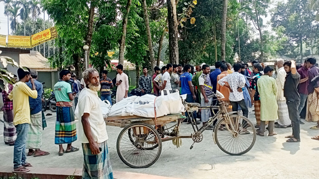 জামালপুরে ট্রাক-পিকআপের সংঘর্ষ, ৩ জনের মৃত্যু