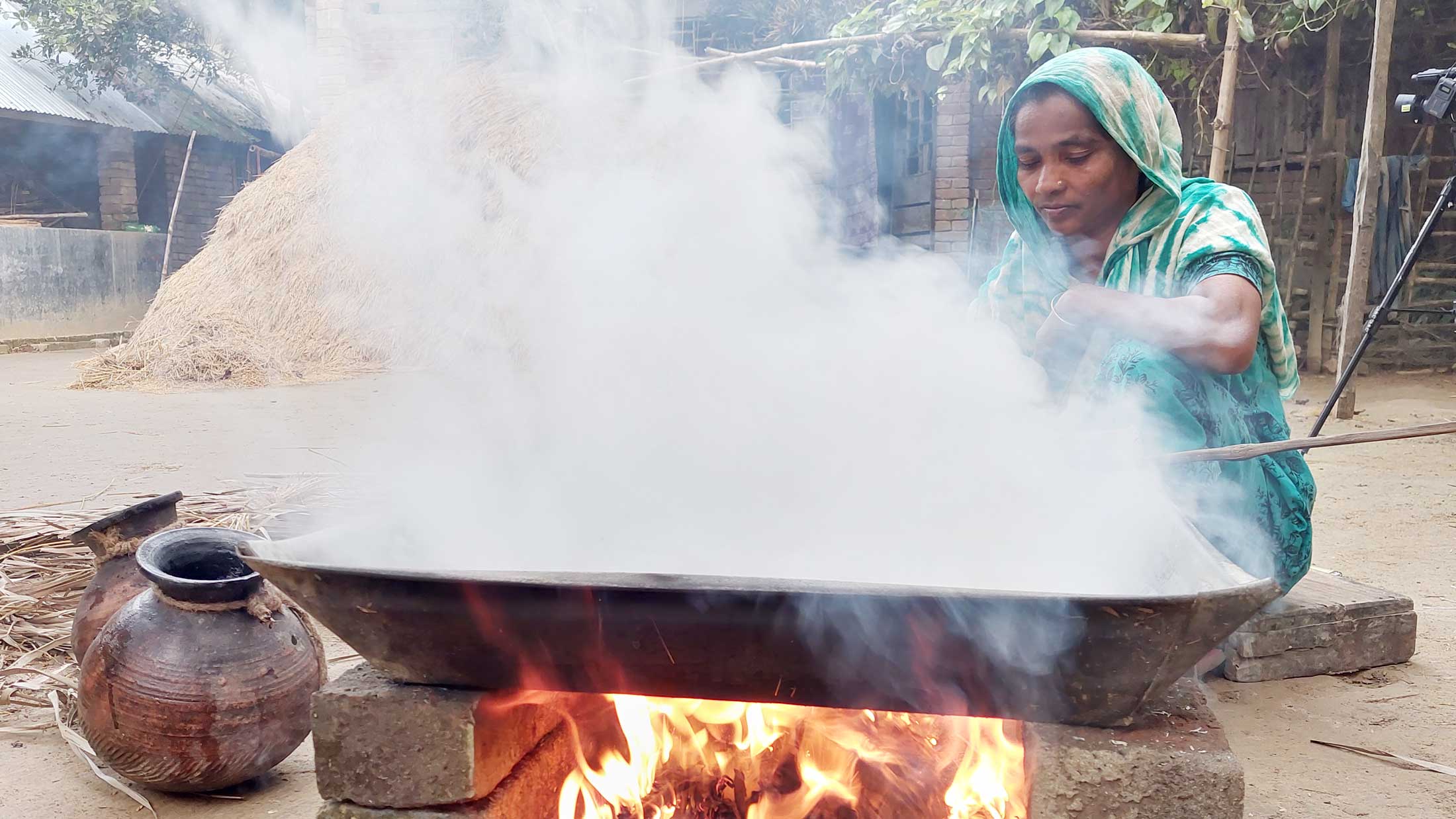 নলেন গুড়ে উৎসবের আমেজ