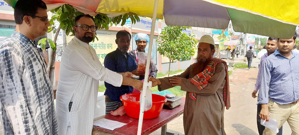 খুলনায় ২০০ টাকায় ৩০০ গ্রাম গরু মাংস