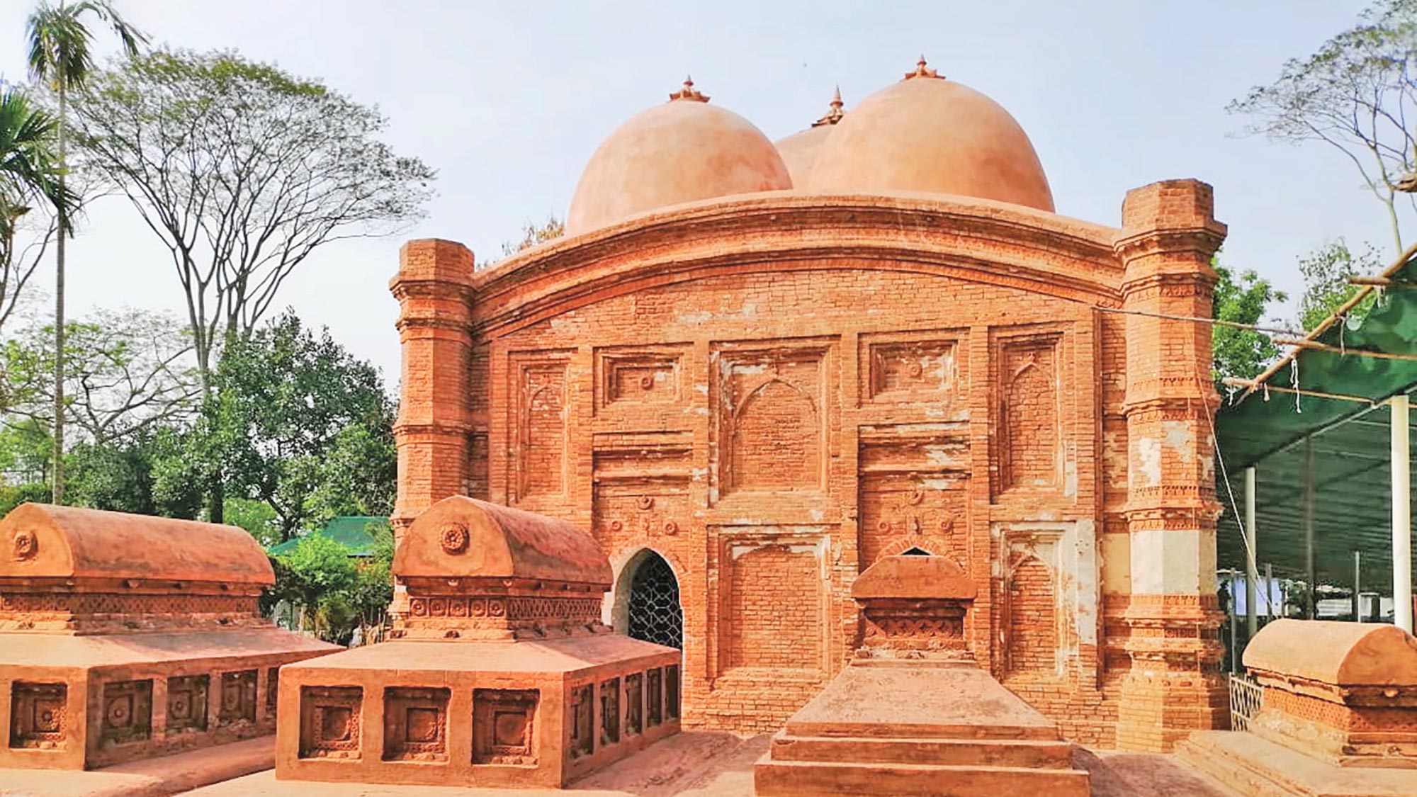 কুতুব শাহ মসজিদ: সুলতানি আমলের অনন্য  স্থাপত্য নিদর্শন