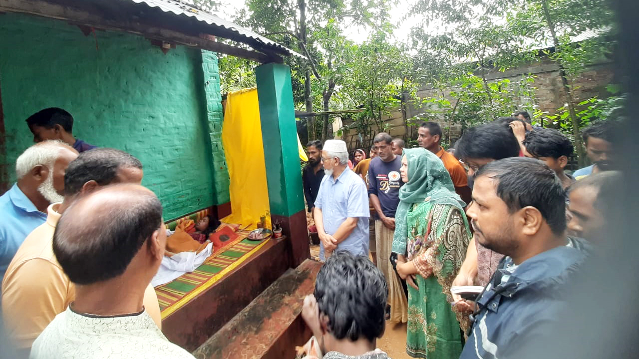 অতিবৃষ্টিতে চা-বাগানে টিলা ধসে শিশুর মৃত্যু, ঘরবাড়ি বিধ্বস্ত