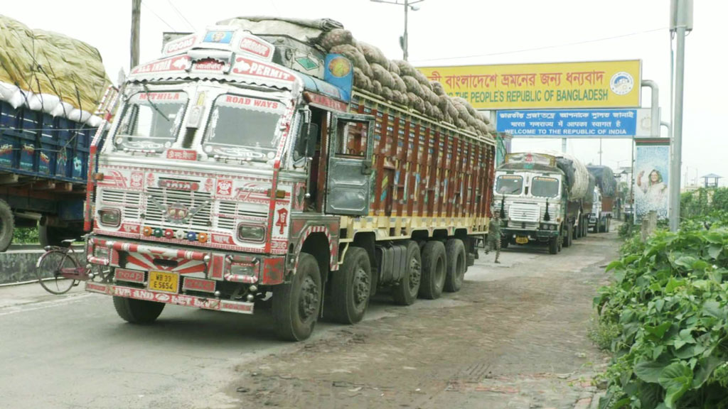 ৫ দিন পর সচল বেনাপোল বন্দর 