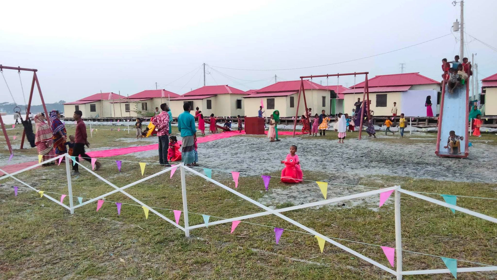 আশ্রয়ণের শিশুরা পেল মিনিপার্ক