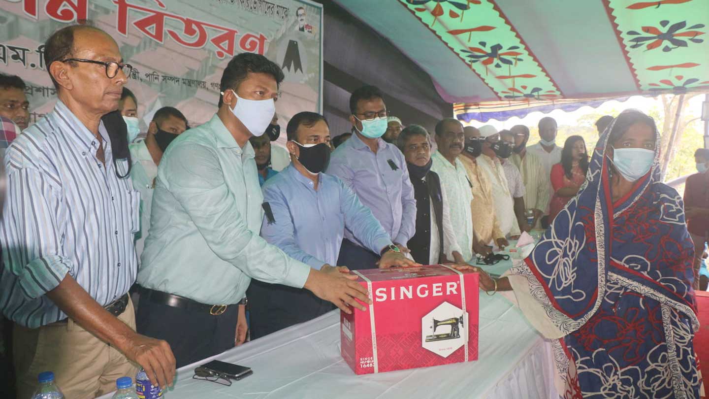 আমাদের ভদ্রতাকে কেউ দুর্বলতা ভাববেন না, বললেন বরিশালের ডিসি