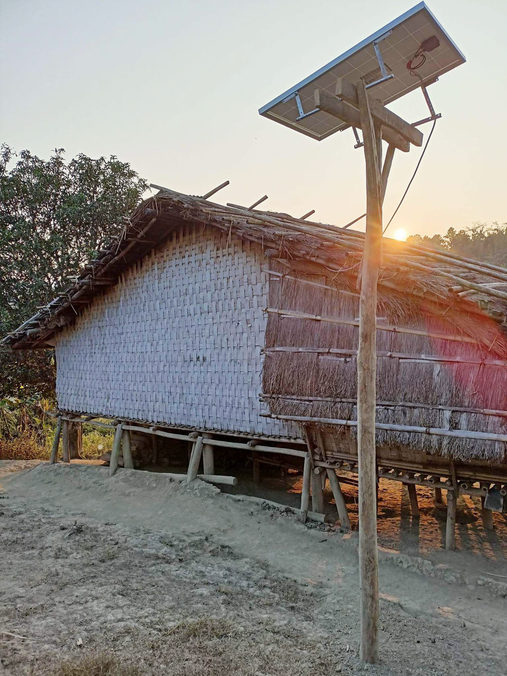 সৌর বিদ্যুতে আলোকিত জুরাছড়ির দুমদুম্যা ইউনিয়নে বরকলক গ্রাম। জুরাছড়ি, রাঙামাটি, ২ ফেব্রুয়ারি ২০২৩। ছবি: সুমন্ত চাকমা