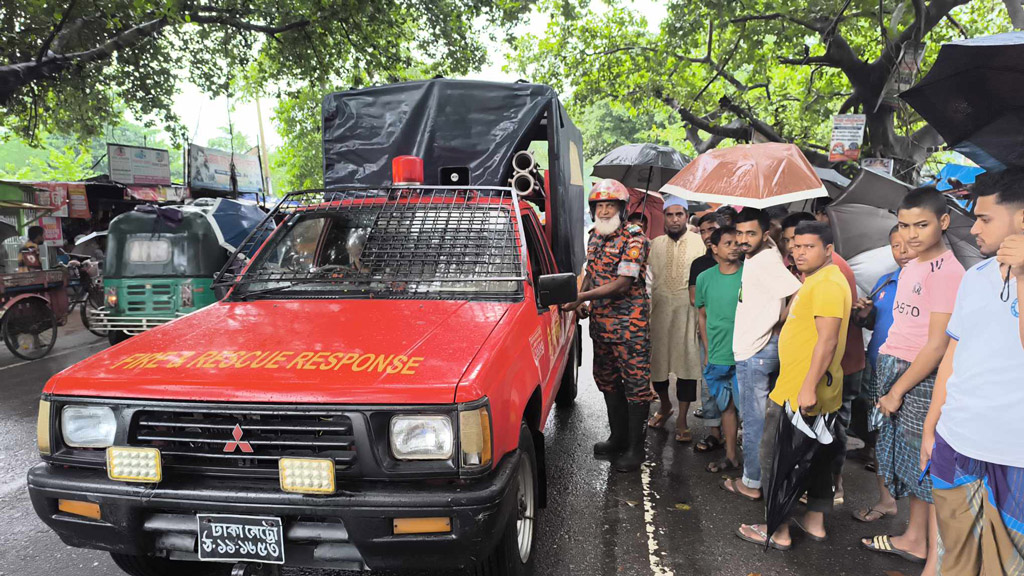 শাহজাদপুরে ট্রাক-অটোরিকশা সংঘর্ষে যুবক নিহত