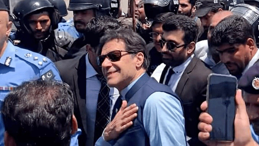 জামিন চাইতে আদালতে ইমরান খান