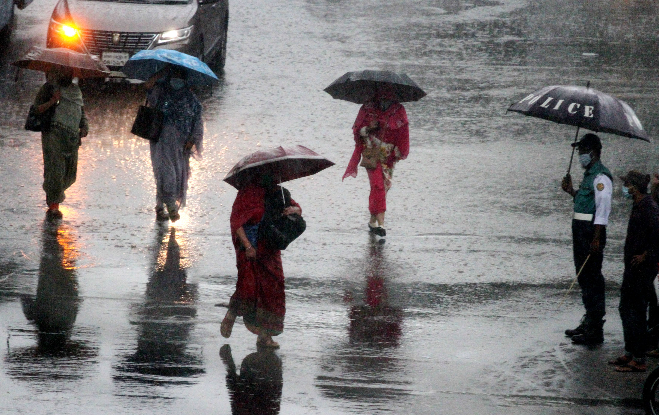 আগামী দুদিন সারা দেশে বৃষ্টি বাড়তে পারে