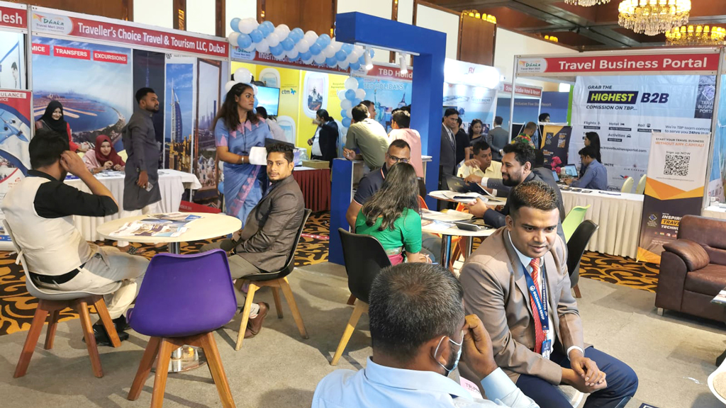 মেলার ১৮ তম আসরটি আয়োজন করেছে ভ্রমণ ও পর্যটন বিষয়ক প্রকাশনা বাংলাদেশ মনিটর। 