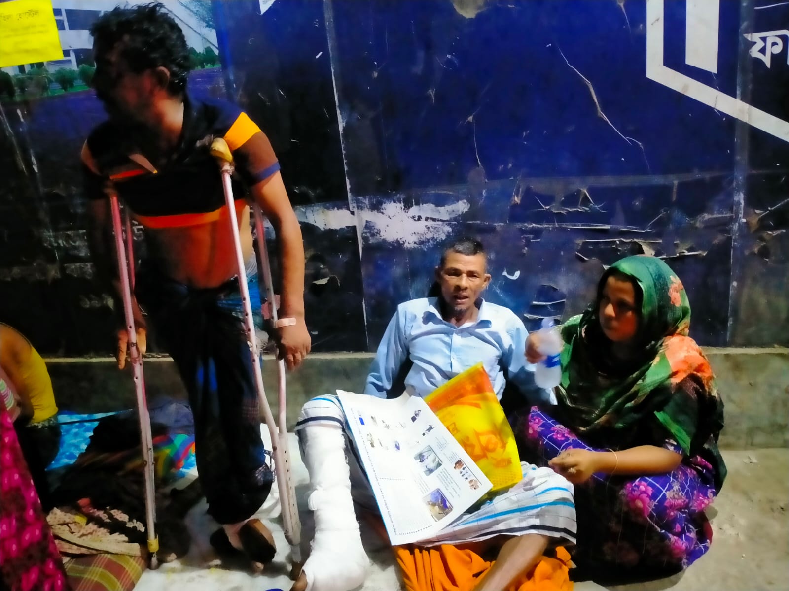 শ্যামলীর ভবনের আগুন নিয়ন্ত্রণে, রোগীদের ঠাঁই রাস্তায়