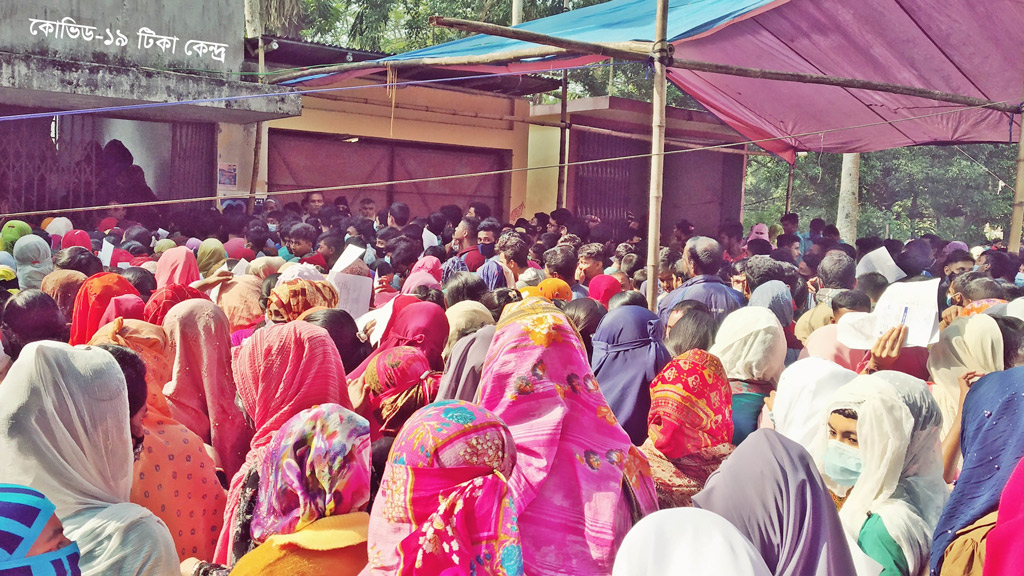 টিকা পাচ্ছে ফকিরহাটের ১৩ হাজার স্কুলশিক্ষার্থী