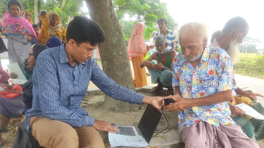 তথ্যপ্রযুক্তির সেবা গ্রামীণ জীবনে এনেছে আলো