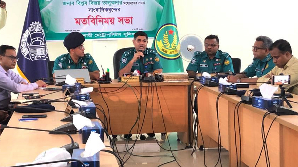 ‘পুলিশের গায়ে হাত পড়লে সেই হাত আস্ত থাকবে না’