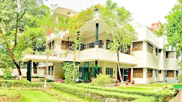 ৩২ নম্বরে এক সন্ধ্যা