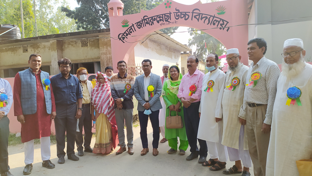 শিক্ষক-শিক্ষিকাদের বিদায় সংবর্ধনা