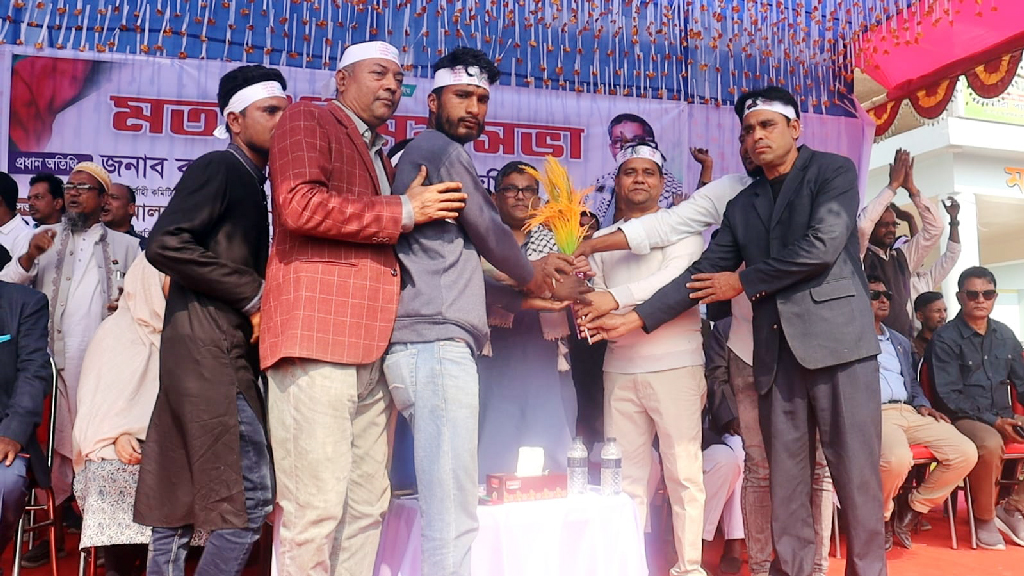 পঞ্চগড়ে বিএনপিতে যোগ দিলেন আ.লীগের ৪ শতাধিক নেতা-কর্মী